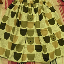 日本製クマ柄コットンギャザースカートピンクベージュ 1枚目の画像