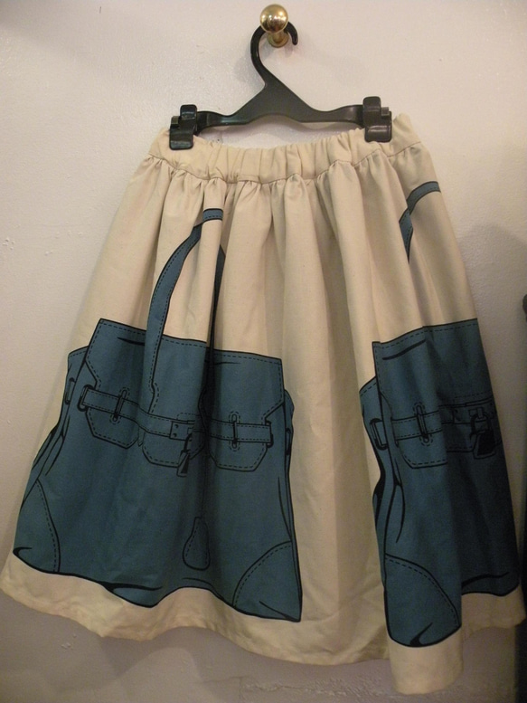 日本製バッグ柄コットンギャザースカートブルー 1枚目の画像