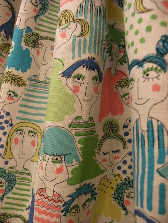 再販再販　日本製ハッピーフェイス柄コットンリネンギャザースカート　グリーン 2枚目の画像