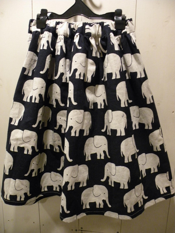 日本製ゾウ柄ギャザースカート 1枚目の画像