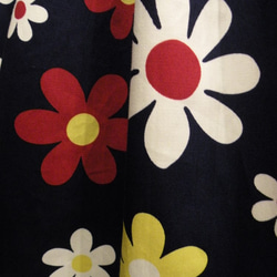 日本製レトロデイジー柄コットンギャザースカート 2枚目の画像