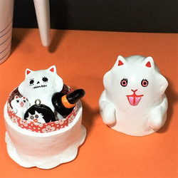 ハロウィン　飾り　オブジェ　おばけ　白猫　マトリョーシカ風　で　張り子風　置物　小物入れ　インテリア 6枚目の画像