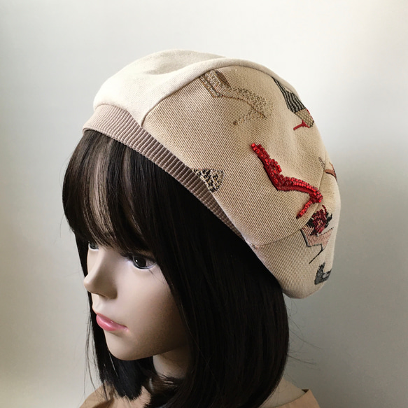 ハイヒール柄のゴブラン織りが可愛い❤︎麻の生成りベレー帽 1枚目の画像