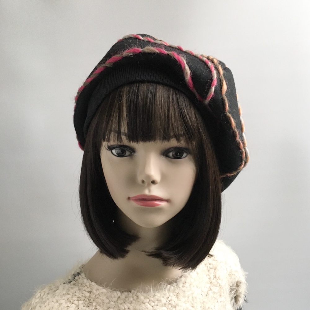 カラフル毛糸がかわいい❤︎黒のウールベレー帽 5,694円