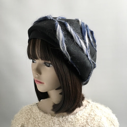 紺&白の毛糸がポイント❤︎黒のウールベレー帽 1枚目の画像