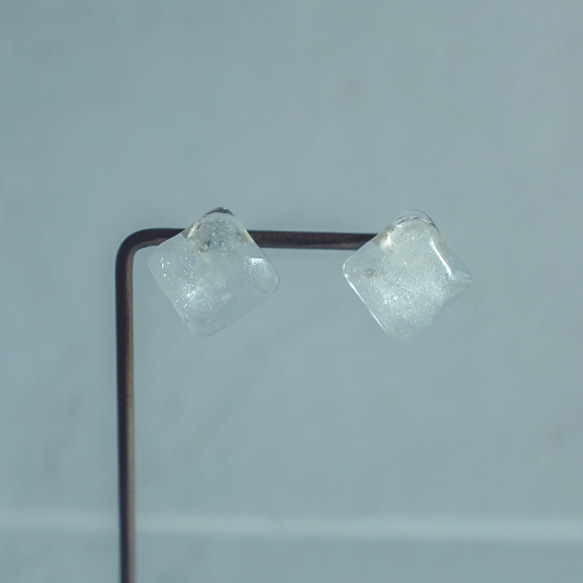 溶けない氷　アイスキューブ　イヤリング/ピアス 4枚目の画像