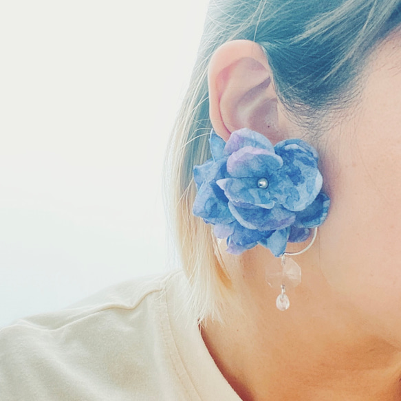 紫陽花の花のサンキャッチャー　イヤーアクセ　片耳タイプ 5枚目の画像