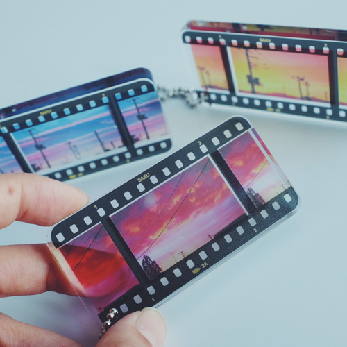キリトリフィルム ポジフィルム風 アクリルキーホルダー 空 写真