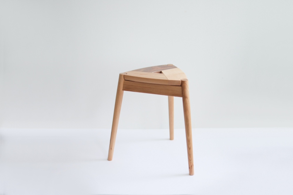 寄せ木のスタッキング・スツール
