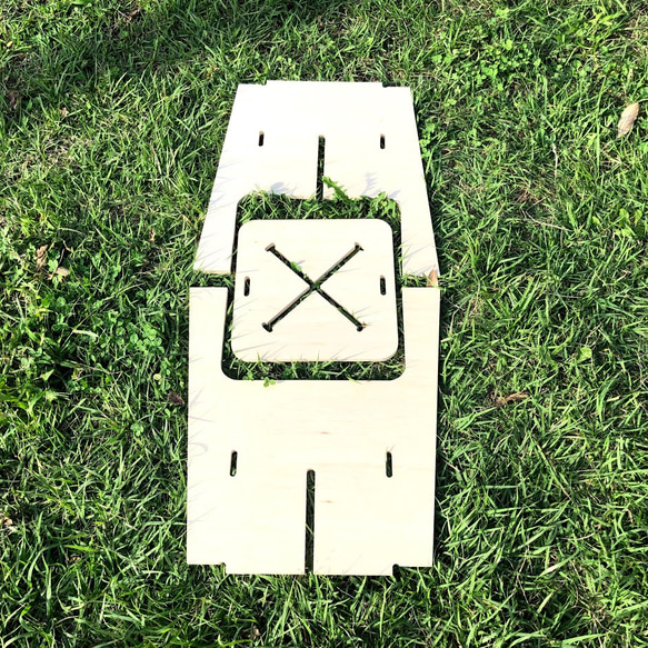 『ペケ台』組み立てチェア　シナ共芯合板　27㎝角×高さ45㎝ 3枚目の画像