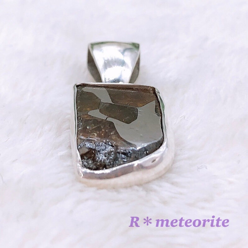 職人仕上げの一点物ペンダントトップ【パラサイト隕石】希少☆隕石史上