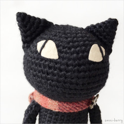【受注制作】クロネンコ（S/自立型） あみぐるみ 黒猫 ネコ 2枚目の画像