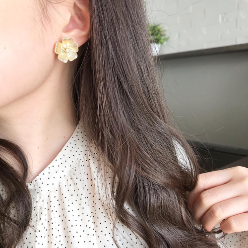 5日以内発送◎big マットフラワーのシンプルピアス/イヤリング*和装*白