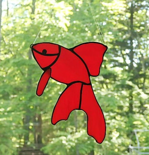 ステンドグラス　「赤い金魚」のサンキャッチャー 1枚目の画像