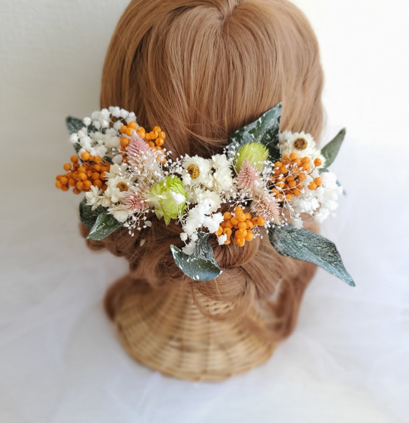 小花とベリーのナチュラル　オレンジ　髪飾り　成人式 結婚式 ドライフラワー 3枚目の画像
