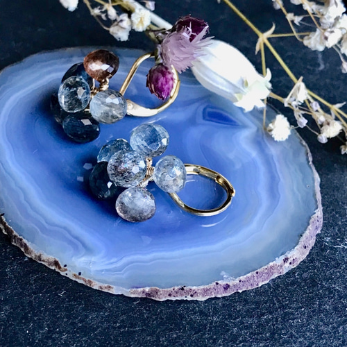 モスアクアマリンとブルー＆ホワイトカラーの天然石のピアス aq003.jpg?v=1687937838&width=1920