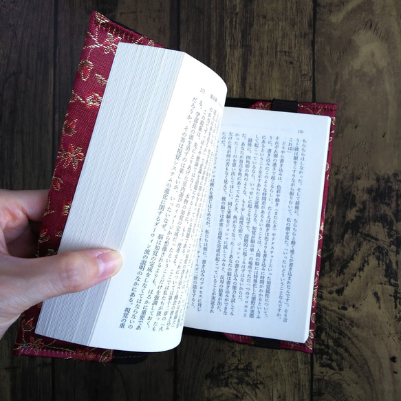 ブックカバー　文庫本　赤　プレゼント　A6サイズ 2枚目の画像
