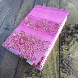 ブックカバー　2個セット　文庫本　レッド　ピンク　プレゼント　A6　女性　シルク　シェア 3枚目の画像