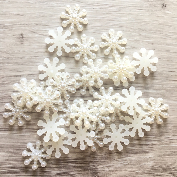 【送料無料】雪の結晶  カボション  アクリル  冬パーツ  10pcs 2枚目の画像