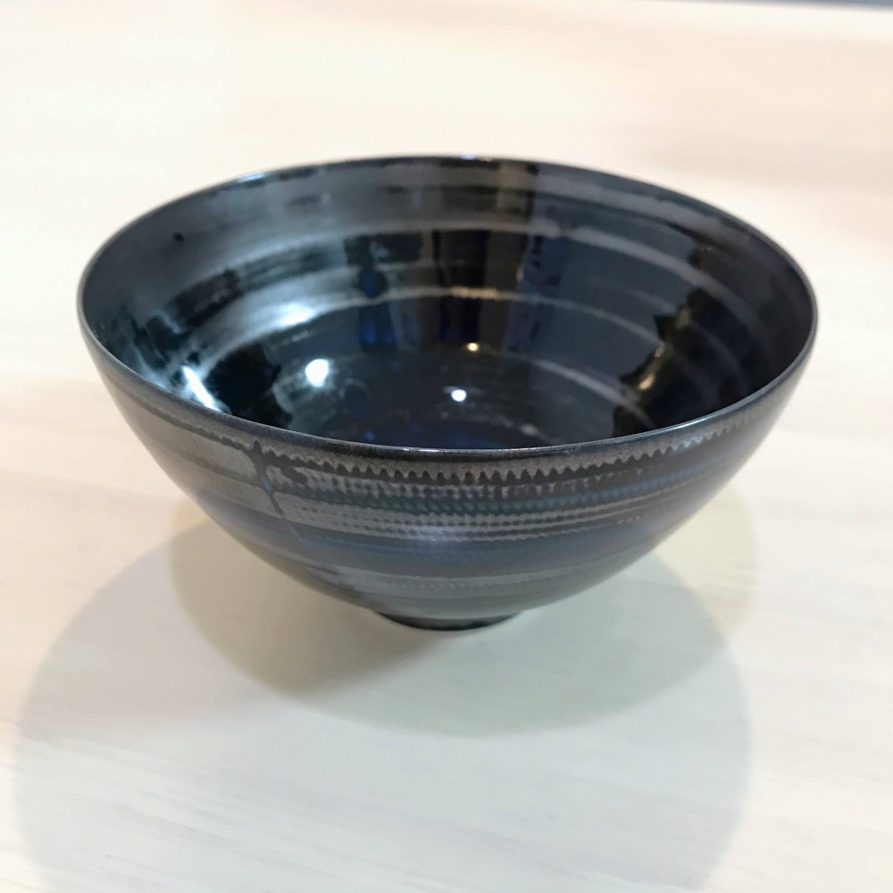 波佐見焼：天目釉 飛びかんな文様＿お茶碗A 茶碗・めし碗 波佐見