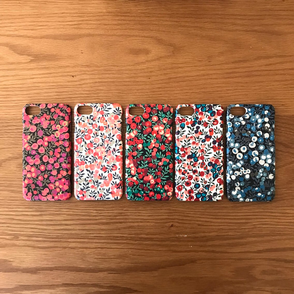 iPhone全機種/各種スマホ対応♡リバティWilt Shireレッド&ブラウン イニシャル又は名入れできます♡ 2枚目の画像