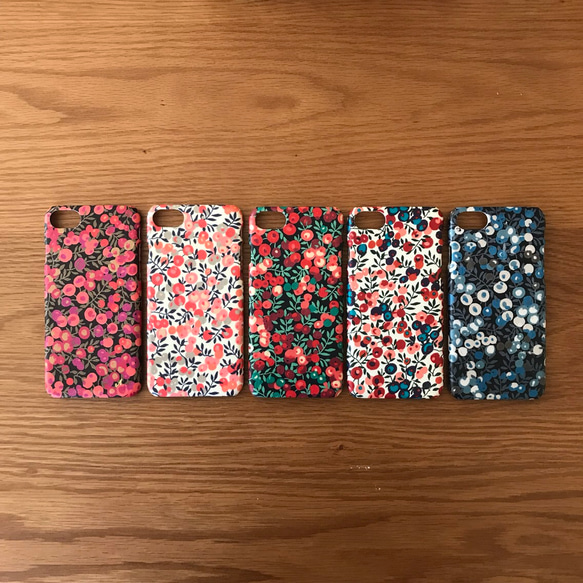 iPhone全機種/各種スマホ対応♡リバティWilt Shireレッド&ネイビー イニシャル又は名入れできます♡ 3枚目の画像