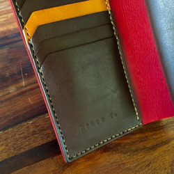 手帳のような財布／赤×チョコ×キャメル 3枚目の画像