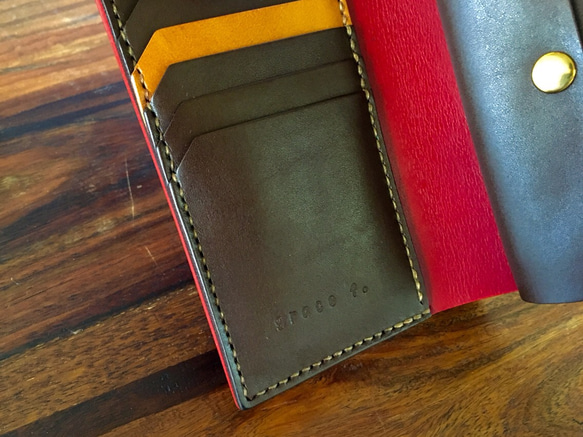 手帳のような財布／赤×チョコ×キャメル 3枚目の画像