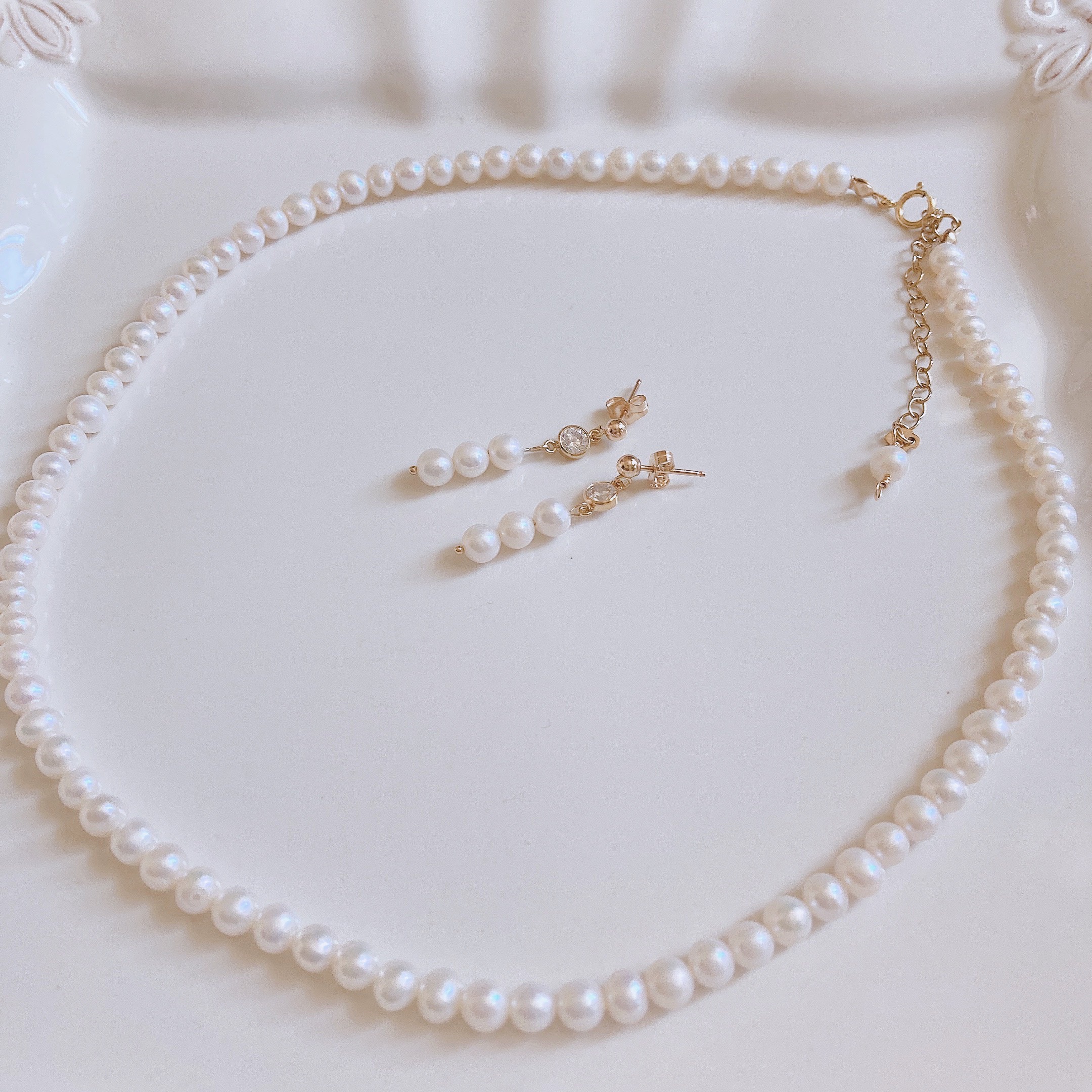 美品⭐︎ 淡水真珠　3連 約3〜4mm ピンク ネックレス　シルバー金具