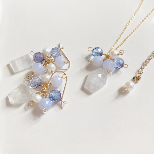2点セット・宝石質ムーンストーンとブルー天然石のピアス/イヤリングと  