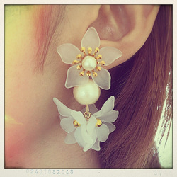 bridal flower pierce 1枚目の画像