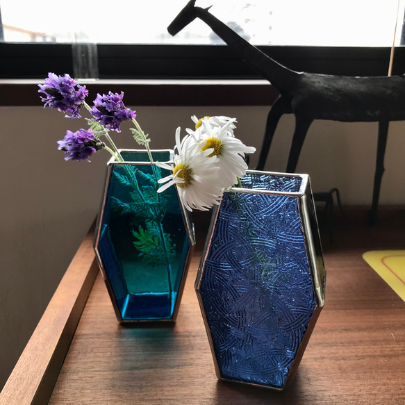 ステンドグラスの花瓶(水色柄) 3枚目の画像
