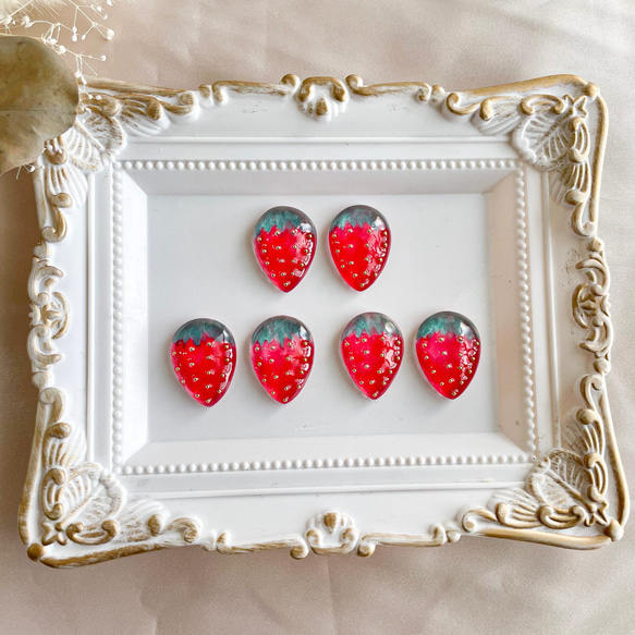 glass drop water strawberry Earrings 2枚目の画像