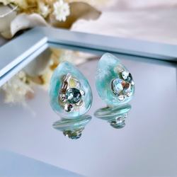 glass drop mint green Earrings 6枚目の画像