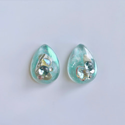 glass drop mint green Earrings 8枚目の画像