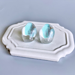 glass wave oval clear mint green Earrings 4枚目の画像