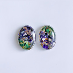 《選べる》glass oval pansy motif Earrings 2枚目の画像