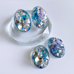 glass oval butterfly blue multi Earrings 5枚目の画像
