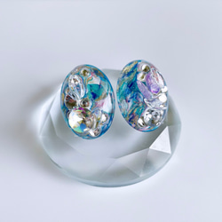 glass oval butterfly blue multi Earrings 6枚目の画像
