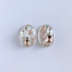 glass oval butterfly pink brown Earrings 2枚目の画像