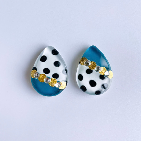 glass drop dalmatian blue Earrings 2枚目の画像