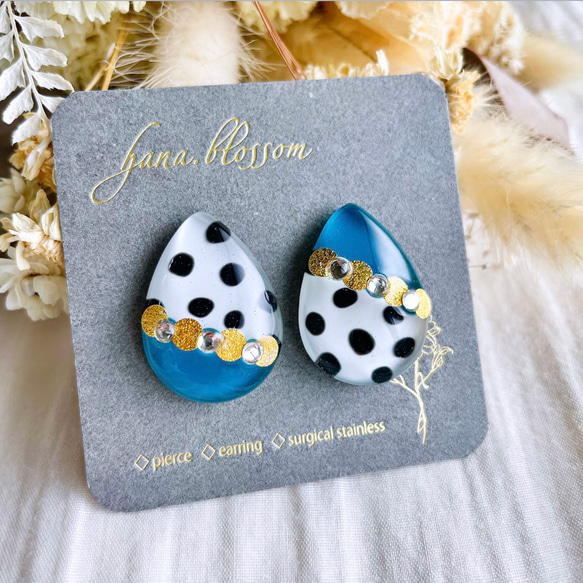 glass drop dalmatian blue Earrings 3枚目の画像