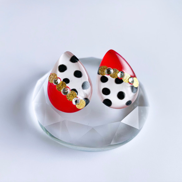 glass drop dalmatian red Earrings 1枚目の画像