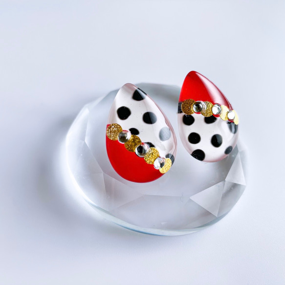 glass drop dalmatian red Earrings 4枚目の画像