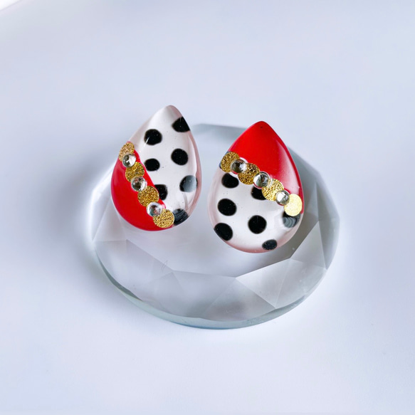 glass drop dalmatian red Earrings 5枚目の画像
