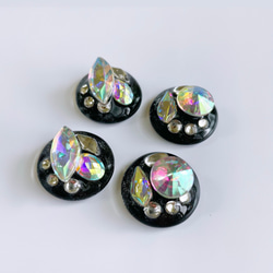 glass round nuance crystal black Earrings  ① 5枚目の画像