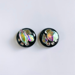 glass round nuance crystal black Earrings  ① 6枚目の画像