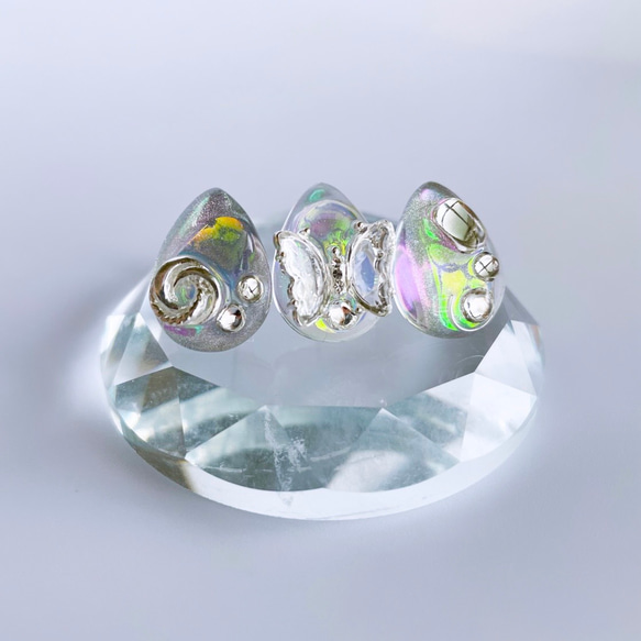 glass drop 3way moisture butterfly silver Earrings 1枚目の画像