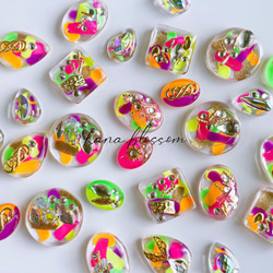 glass flat round neon clear Earrings 10枚目の画像