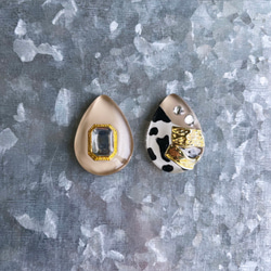 glass drop nuance animal gold Earrings 4枚目の画像